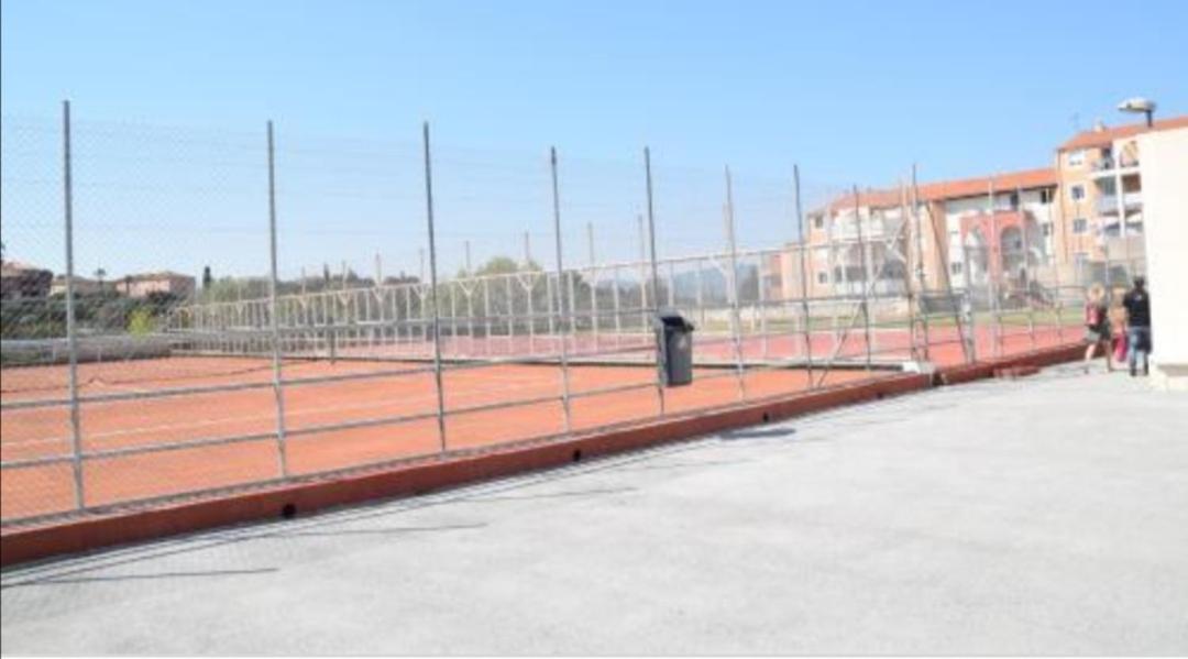 Apartment Au Lagon Bleu A Frejus, Garage, Tennis & Piscine 1200 M2