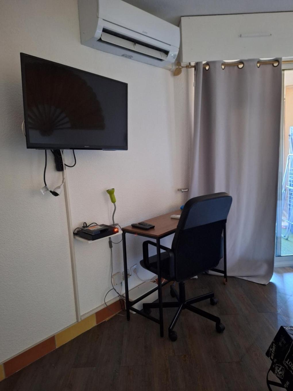 Au Lagon Bleu A Frejus, Garage, Tennis & Piscine 1200 M2 Apartment