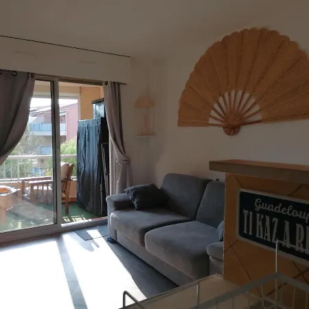 Appartement Au Lagon Bleu A Frejus, Garage, Tennis & Piscine 1200 M2 Exterior photo